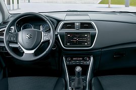 Mit einem Plus an Sicherheit und Komfort punktet die Sonderedition "limited+" des Suzuki SX4 S-Cross.   (Foto: Suzuki International Europe GmbH )
