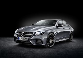Mercedes-AMG E 63 S 4MATIC+, Studioaufnahme, Kraftstoffverbrauch kombiniert: 9,1  8,8l/100 km; CO2-Emissionen kombiniert: 207 - 199 g/km (Foto: Daimler AG)